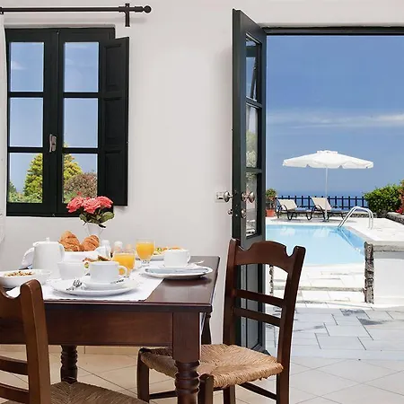 Anthonas Apartmanhotel 4*