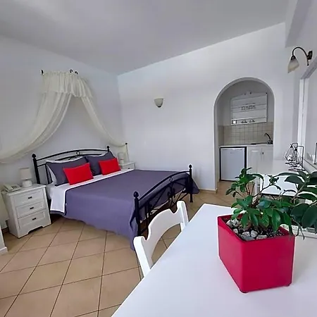 Aparthotel Anthonas 4*