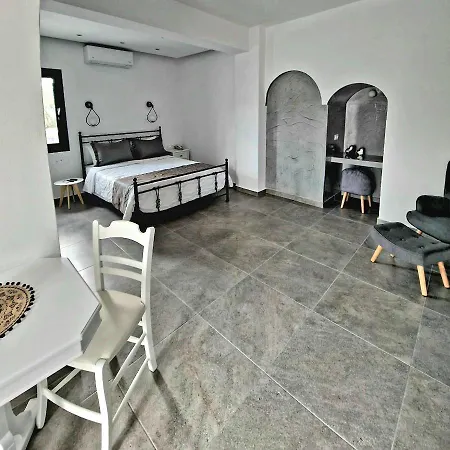 Apartahotel Anthonas Imerovigli (Santorini)