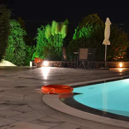 Anthonas Apartahotel Imerovigli (Santorini)