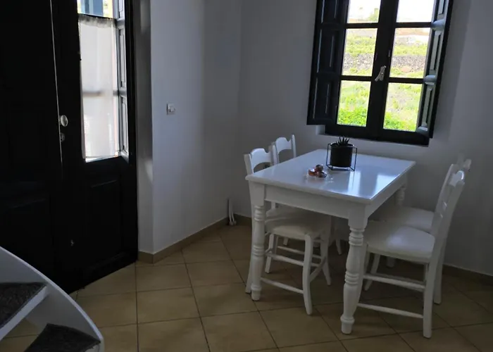 Anthonas Apart-hotel Imerovigli (Santorini)