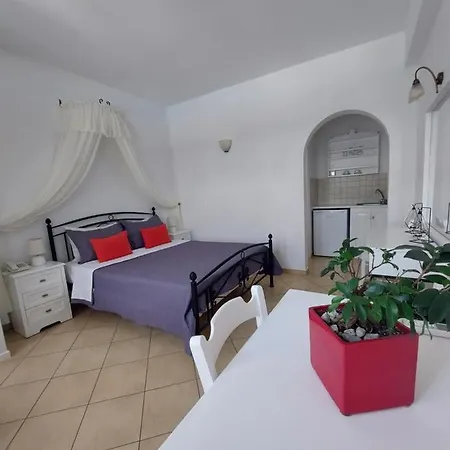 Anthonas Apartments Aparthotel