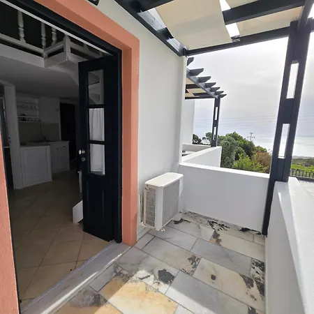 Anthonas Apartments Aparthotel